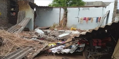ಧಾರಾಕಾರ ಮಳೆಗೆ ಕುಸಿದುಬಿದ್ದ ಮನೆ