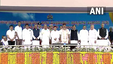 ಪದಗ್ರಹಣ ಸಮಾರಂಭದಲ್ಲಿ ನಾಯಕರು.