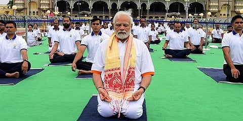 ಪ್ರಧಾನಿ ಮೋದಿ ಯೋಗ ಮಾಡುತ್ತಿರುವ ಸಂಗ್ರಹ ಚಿತ್ರ