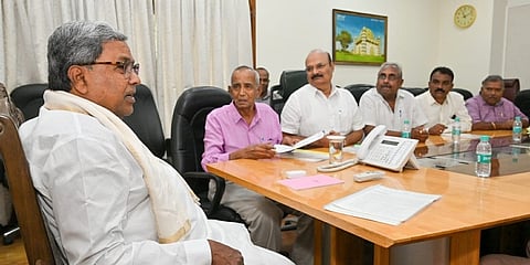 ಸಿಎಂ ಸಿದ್ದರಾಮಯ್ಯ ಅವರನ್ನು ಭೇಟಿ ಮಾಡಿದ ಕೆಂಪಣ್ಣ ನೇತೃತ್ವದ ಗುತ್ತಿಗೆದಾರರ ಸಂಘದ ನಿಯೋಗ