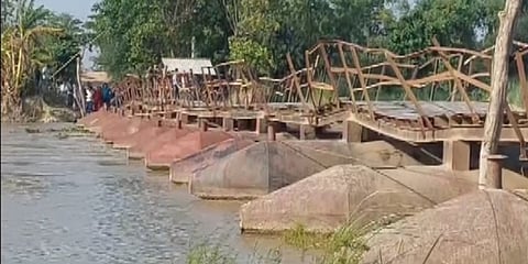 ಮುರಿದುಬಿದ್ದ ಭಾಗಮತಿ ನದಿ ಮೇಲಿನ ಸೇತುವೆ