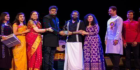 ರಿಷಬ್ ಶೆಟ್ಟಿಗೆ ವಿಶ್ವ ಶ್ರೇಷ್ಟ ಕನ್ನಡಿಗ ಪ್ರಶಸ್ತಿ ಪ್ರದಾನ