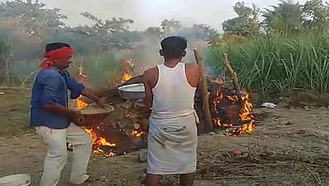 ನವದಂಪತಿಯ ಅಂತ್ಯಕ್ರಿಯೆ