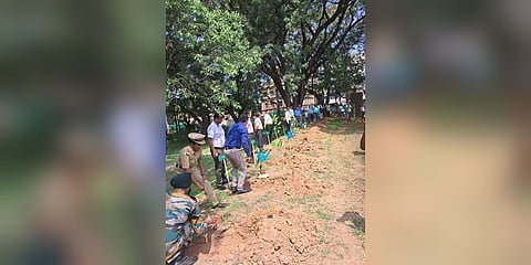60 ಸೆಕೆಂಡ್ ಗಳಲ್ಲಿ ಗಿಡ ನೆಟ್ಟು ದಾಖಲೆ ನಿರ್ಮಾಣ
