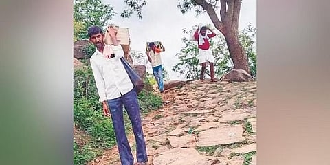ಸಾರಿಗೆ ಸೌಲಭ್ಯದಿಂದ ವಂಚಿತವಾಗಿರುವ ಆದಿವಾಸಿಗಳು