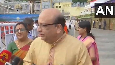ತಿರುಪತಿಯಲ್ಲಿ ಇಸ್ರೋ ಸಿಬ್ಬಂದಿಗಳು.