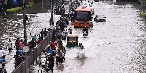 ದೆಹಲಿ ರಸ್ತೆಗಳು ಜಲಾವೃತ