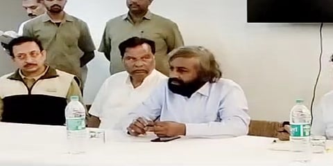 ಸಭೆಯಲ್ಲಿ ಸಚಿವ ಈಶ್ವರ್ ಖಂಡ್ರೆ