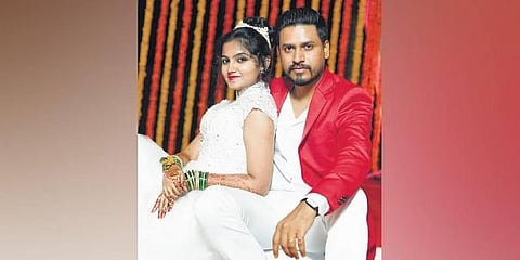 ಅರ್ನವ್ ವಿನ್ಯಾಸ್ ಮತ್ತು ರಾಣಿ ವಾರದ್