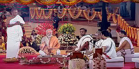 ಪೂಜೆ ಹವನದಲ್ಲಿ ಪಾಲ್ಗೊಂಡ ಪ್ರಧಾನಿ ನರೇಂದ್ರ ಮೋದಿ