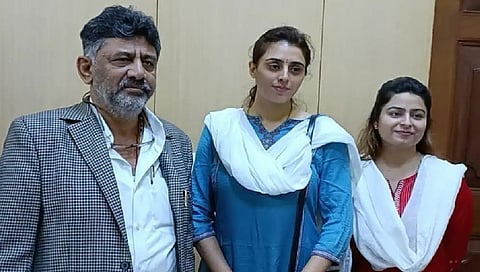 ಡಿ.ಕೆ ಶಿವಕುಮಾರ್ ಭೇಟಿಯಾದ ನಿಶಾ ಯೋಗೇಶ್ವರ್