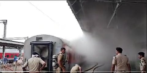 ಬೆಂಕಿಯನ್ನು ನಂದಿಸುವ ಕಾರ್ಯ