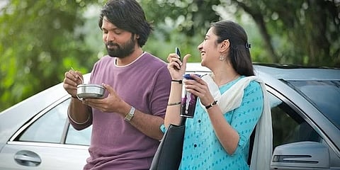 'ಸಪ್ತ ಸಾಗರದಾಚೆ ಎಲ್ಲೋ' ಚಿತ್ರದಲ್ಲಿ ರಕ್ಷಿತ್ ಶೆಟ್ಟಿ-ರುಕ್ಮಿಣಿ ವಸಂತ್
