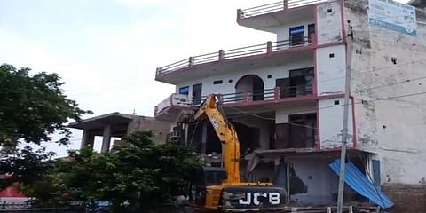 ಕಲ್ಲು ತೂರಾಟಕ್ಕೆ ಬಳಕೆ ಮಾಡಿಕೊಂಡಿದ್ದ ನುಹ್ ಹೊಟೇಲ್ ನೆಲಸಮ