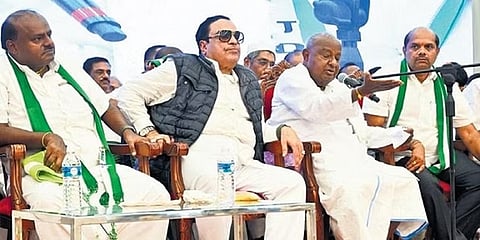 ಬೆಂಗಳೂರು ಅರಮನೆ ಮೈದಾನದಲ್ಲಿ ನಡೆದ ಜೆಡಿಎಸ್ ಸಮಾವೇಶದಲ್ಲಿ ಮಾತನಾಡಿದ ಹೆಚ್ ಡಿ ದೇವೇಗೌಡ