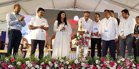 ‘ನನ್ನ ಮೈತ್ರಿ’ ಯೋಜನೆಗೆ ಆರೋಗ್ಯ ಸಚಿವ ದಿನೇಶ್ ಗುಂಡೂರಾವ್ ಚಾಲನೆ. ಈ ವೇಳೆ  ಸಪ್ತಮಿ ಗೌಡ ಸಹ ಇದ್ದರು.