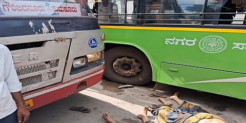 ಅಪಘಾತ ನಂತರ ತುಮಕೂರು ಕೆಎಸ್ ಆರ್ ಟಿಸಿ ಬಸ್ ನಿಲ್ದಾಣ