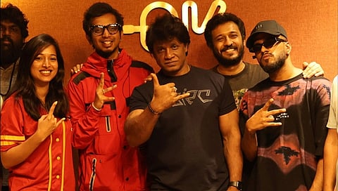 ಎಂಸಿ ಬಿಜ್ಜು, ರಾಹುಲ್ ಡಿಟೋ ಜೊತೆಗೆ ನಟ ವಿಜಯ್ ಕುಮಾರ್ ಮತ್ತು ಸಂಗೀತ ಸಂಯೋಜಕ ಚರಣ್ ರಾಜ್.