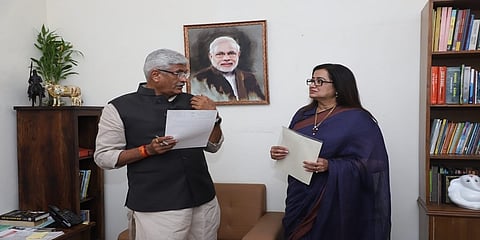 ಕೇಂದ್ರ ಜಲಶಕ್ತಿ ಸಚಿವ ಗಜೇಂದ್ರ ಸಿಂಗ್ ಶೇಖಾವತ್ ಅವರನ್ನು ಭೇಟಿಯಾದ ಸಂಸದೆ ಸುಮಲತಾ ಅಂಬರೀಶ್