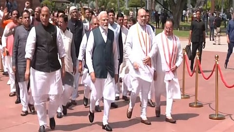 ನೂತನ ಸಂಸತ್ ಭವನ ಪ್ರವೇಶಿಸುತ್ತಿರುವ ಪ್ರಧಾನಿ ಮೋದಿ.