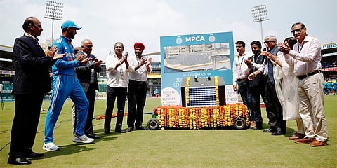 ಹೋಳ್ಕರ್ ಕ್ರೀಡಾಂಗಣದಲ್ಲಿ ಸೌರಫಲಕ ಅಳವಡಿಕೆ