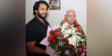 ಬೆಂಗಳೂರಿನಲ್ಲಿ ಮಾಜಿ ಸಿಎಂ ಬಿ ಎಸ್ ಯಡಿಯೂರಪ್ಪ ಅವರನ್ನು ಭೇಟಿ ಮಾಡಿದ ನಿಖಿಲ್ ಕುಮಾರಸ್ವಾಮಿ