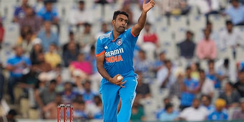 ಆರ್ ಅಶ್ವಿನ್ ಬೌಲಿಂಗ್