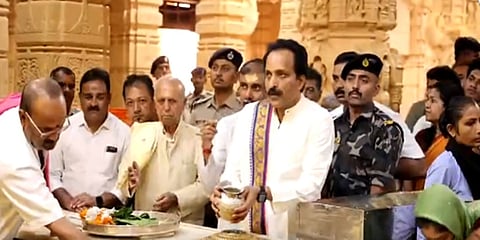 ಸೋಮನಾಥ ದೇವಾಲಯದಲ್ಲಿ ಇಸ್ರೋ ಮುಖ್ಯಸ್ಥರಿಂದ ವಿಶೇಷ ಪೂಜೆ