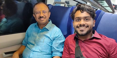 ಕೇಂದ್ರ ಸಚಿವ ಮರುಳೀಧರನ್ ಅವರೊಂದಿಗೆ ರೋನಕ್ ಡಿಸಾ