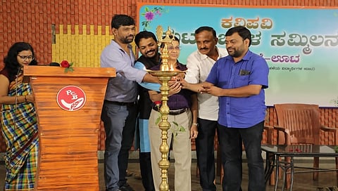ಕವಿಪವಿ ಸಮ್ಮಿಲನ