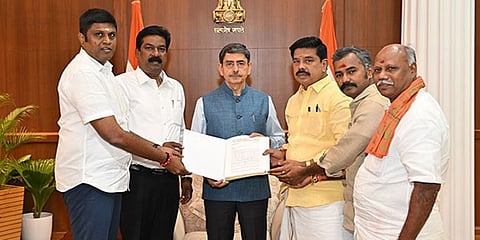 ರಾಜ್ಯಪಾಲರನ್ನು ಭೇಟಿ ಮಾಡಿದ ತಮಿಳುನಾಡು ಬಿಜೆಪಿ