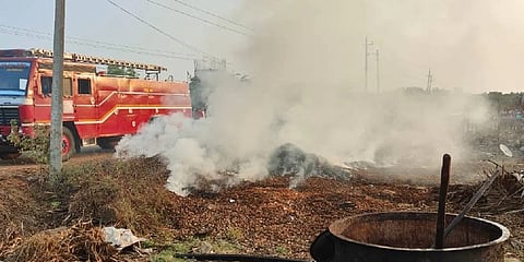 ಸುಟ್ಟು ಕರಕಲಾದ ಬೀದಿ ಬದಿ ಹೋಟೆಲ್