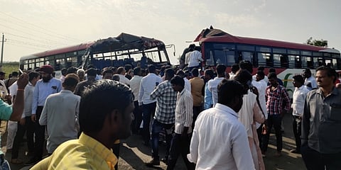 ಸರ್ಕಾರಿ ಬಸ್‍ಗಳ ನಡುವೆ ಮುಖಾಮುಖಿ ಡಿಕ್ಕಿ