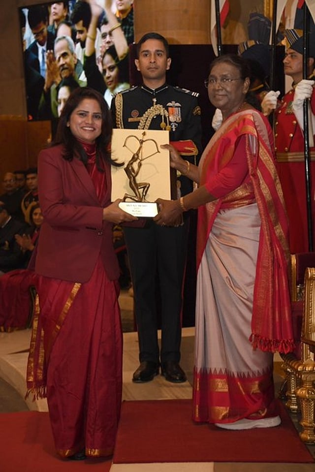 ಪಿಂಕಿ(ಲಾನ್ ಬಟ್ಟಲುಗಳು)