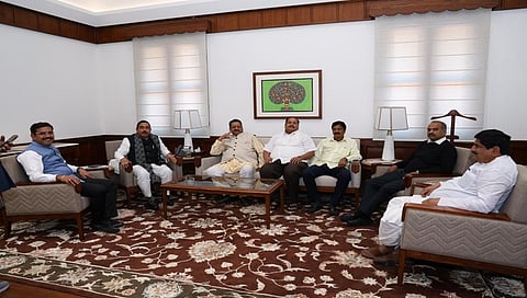 ದೆಹಲಿಯಲ್ಲಿ ಜೋಶಿ ಭೇಟಿ ಮಾಡಿದ ವಿಜಯೇಂದ್ರ
