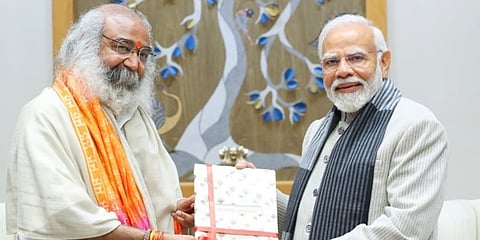 ಆಚಾರ್ಯ ಪ್ರಮೋದ್ ಕೃಷ್ಣಂx - ಪ್ರಧಾನಿ ಮೋದಿ