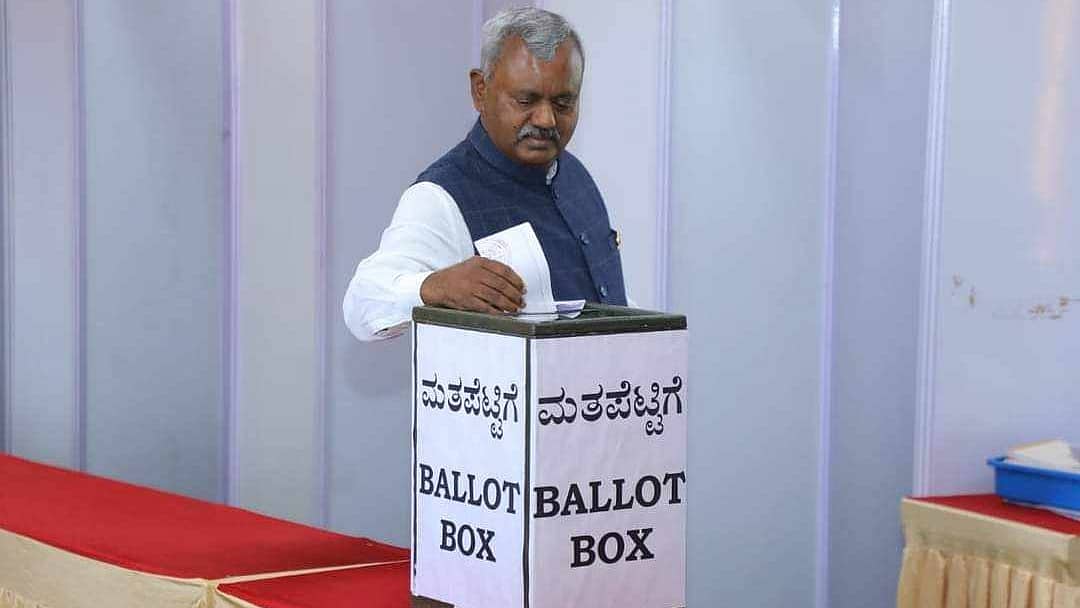 ಅಡ್ಡ ಮತದಾನ ಮಾಡಿದ ಶಾಸಕ ಎಸ್.ಟಿ. ಸೋಮಶೇಖರ್ ವಿರುದ್ಧ ಕ್ರಮ: ಬಿಜೆಪಿ