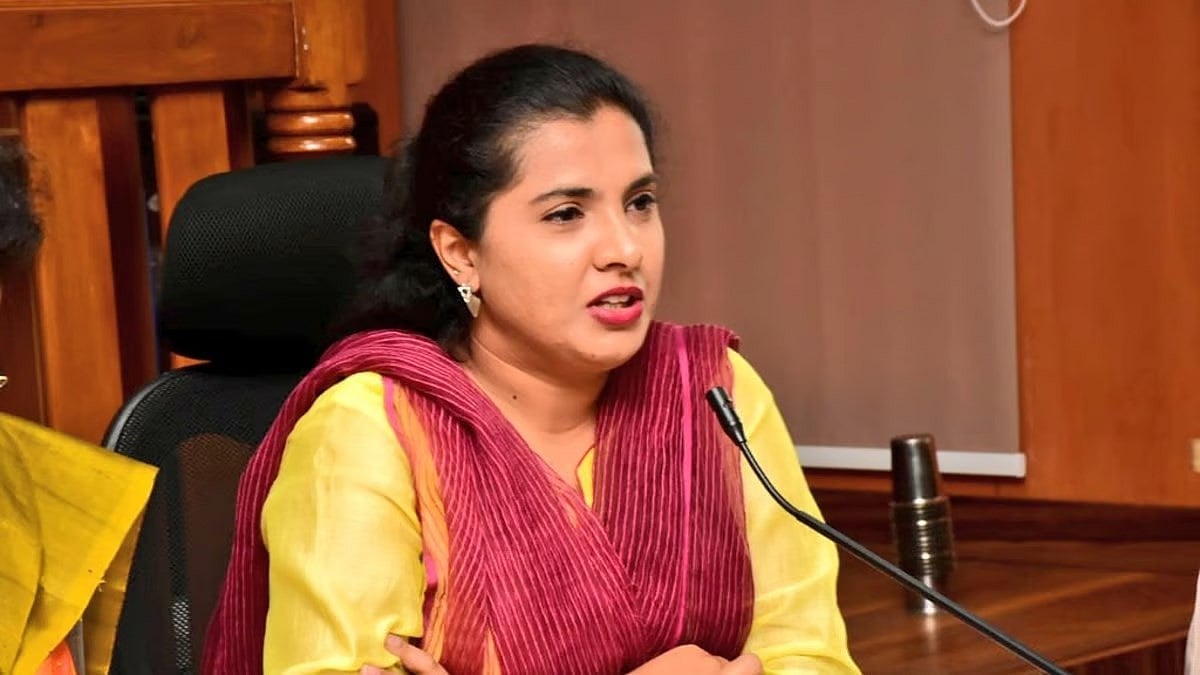 ಅಪರೂಪದ ಪ್ರಸಂಗ: ಮುಂಬಡ್ತಿ ಪಡೆದಿದ್ದ 100ಕ್ಕೂ ಹೆಚ್ಚು ಕಂದಾಯ ಇಲಾಖೆ ನೌಕರರಿಗೆ ಹಿಂಬಡ್ತಿ!