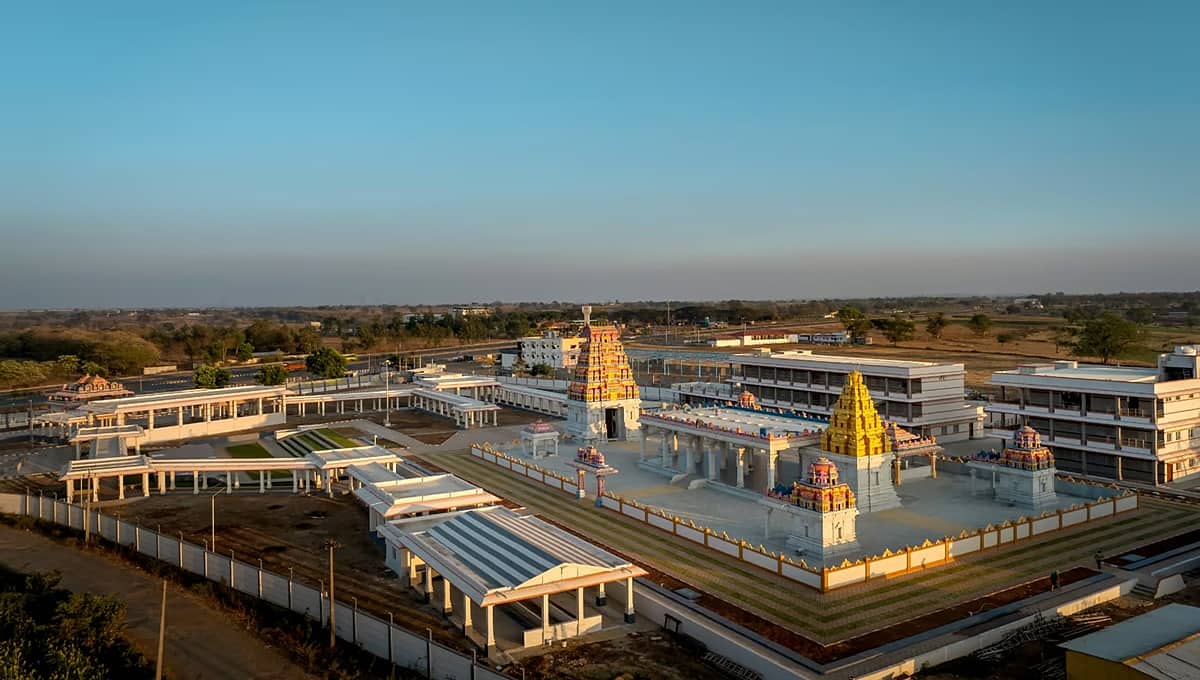 ಹುಬ್ಬಳ್ಳಿ: ಪಾಲಿಕೊಪ್ಪದಲ್ಲಿ ಶೃಂಗೇರಿ ಜಗದ್ಗುರುಗಳಿಂದ ಶಿವಶಕ್ತಿ ಧಾಮ ಲೋಕಾರ್ಪಣೆ