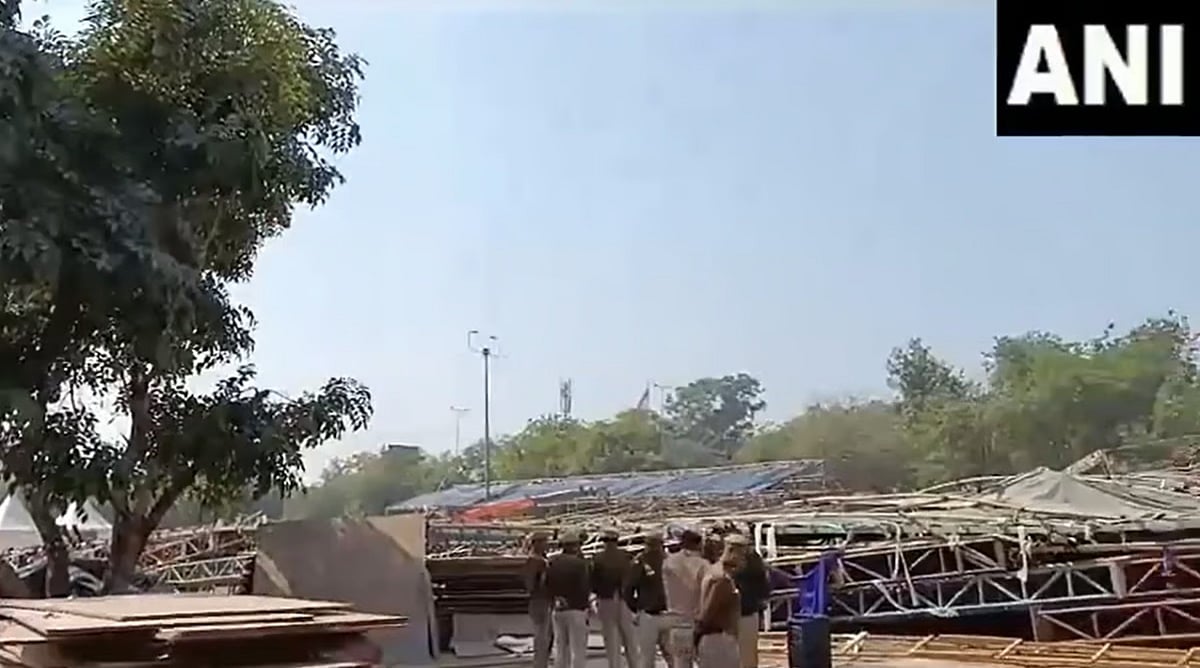 ನವದೆಹಲಿ: ಜವಾಹರಲಾಲ್ ನೆಹರು ಕ್ರೀಡಾಂಗಣದಲ್ಲಿ ಪೆಂಡಲ್ ಕುಸಿತ; 11 ಮಂದಿ ರಕ್ಷಣೆ