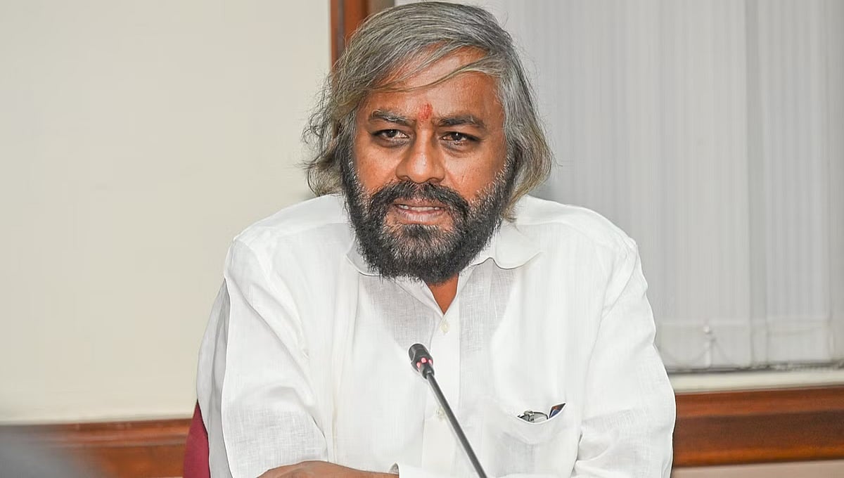 ವೀರಶೈವ -ಲಿಂಗಾಯತ ಒಂದೇ, ಇಬ್ಭಾಗವಾಗಲು ಸಾಧ್ಯವಿಲ್ಲ: ಸಂದರ್ಶನದಲ್ಲಿ ಈಶ್ವರ ಖಂಡ್ರೆ