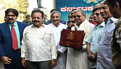 ಗ್ಯಾರಂಟಿಗಳ ಅನುಷ್ಠಾನದ ಒತ್ತಡ ನಿಭಾಯಿಸುತ್ತಲೇ  ಸಾರಿಗೆ ಇಲಾಖೆಗೆ 'ಶಕ್ತಿ' ತುಂಬಿದ ಸಿದ್ದರಾಮಯ್ಯ
