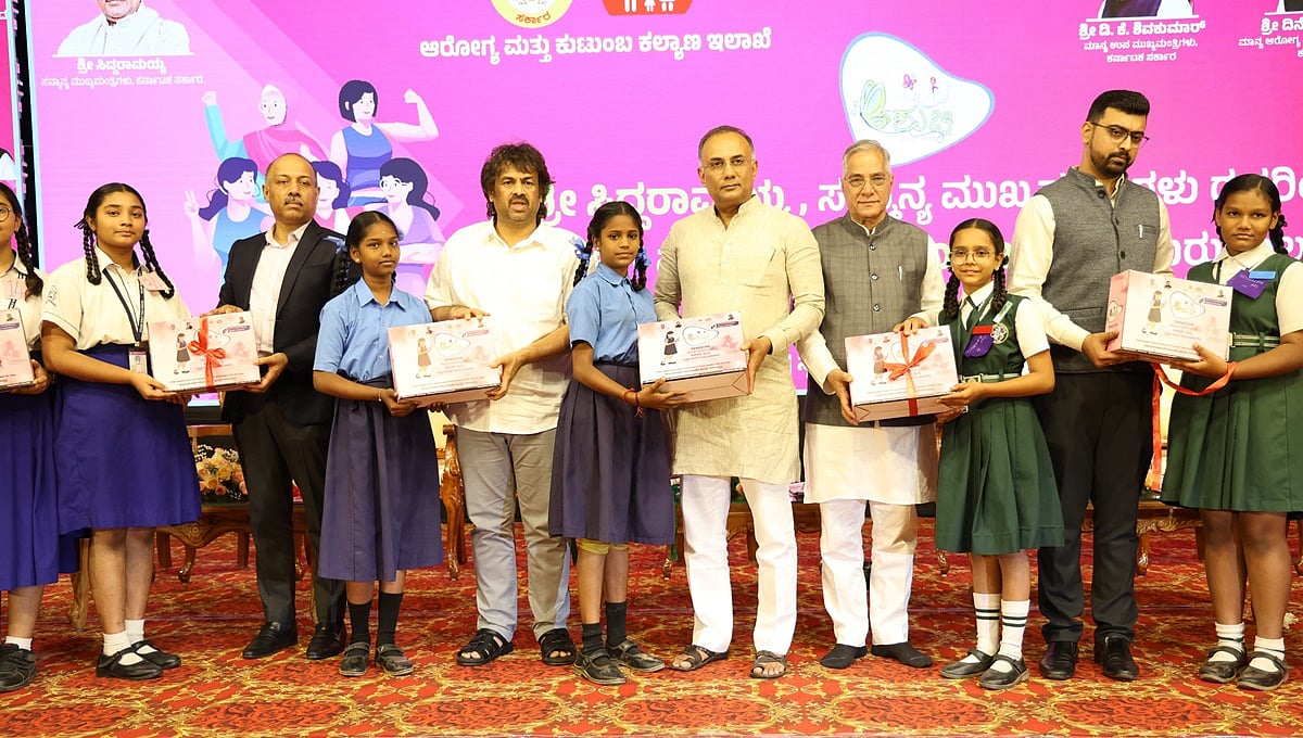 ಶುಚಿ ಯೋಜನೆಗೆ ಮರುಚಾಲನೆ; ಸರ್ಕಾರದಿಂದ 19 ಲಕ್ಷ ಹೆಣ್ಣುಮಕ್ಕಳಿಗೆ ಉಚಿತವಾಗಿ ಸ್ಯಾನಿಟರಿ‌ ಪ್ಯಾಡ್ ವಿತರಣೆ