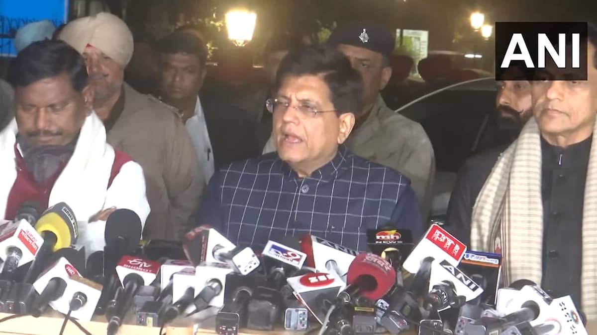 'ದ್ವಿದಳ ಧಾನ್ಯ, ಮೆಕ್ಕೆಜೋಳ, ಹತ್ತಿ ಬೆಳೆಗೆ 5 ವರ್ಷ ಕನಿಷ್ಠ ಬೆಂಬಲ ಬೆಲೆ': ತಡರಾತ್ರಿ ಸಂಧಾನದ ಬಳಿಕ ಕೇಂದ್ರ ಸಚಿವ ಪಿಯೂಷ್ ಗೋಯಲ್ ಹೇಳಿಕೆ!