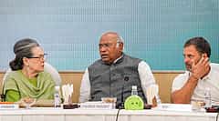 ದೇಶ ಬದಲಾವಣೆ ಬಯಸುತ್ತಿದೆ, ಮೋದಿ ಸರ್ಕಾರದ ಗ್ಯಾರಂಟಿಗಳು 2004ರಂತೆಯೇ ಟೊಳ್ಳು- CWC ಸಭೆಯಲ್ಲಿ ಖರ್ಗೆ