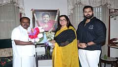 ಮಂಡ್ಯ ಸಂಸದೆ ಸುಮಲತಾ ಅಂಬರೀಶ್- ಕುಮಾರಸ್ವಾಮಿ ಭೇಟಿ, ಮಹತ್ವದ ಮಾತುಕತೆ!