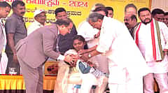 ಬಳ್ಳಾರಿ: ಪಲ್ಸ್ ಪೋಲಿಯೊ ಲಸಿಕಾ ಅಭಿಯಾನಕ್ಕೆ ಸಿಎಂ ಸಿದ್ದರಾಮಯ್ಯ ಚಾಲನೆ