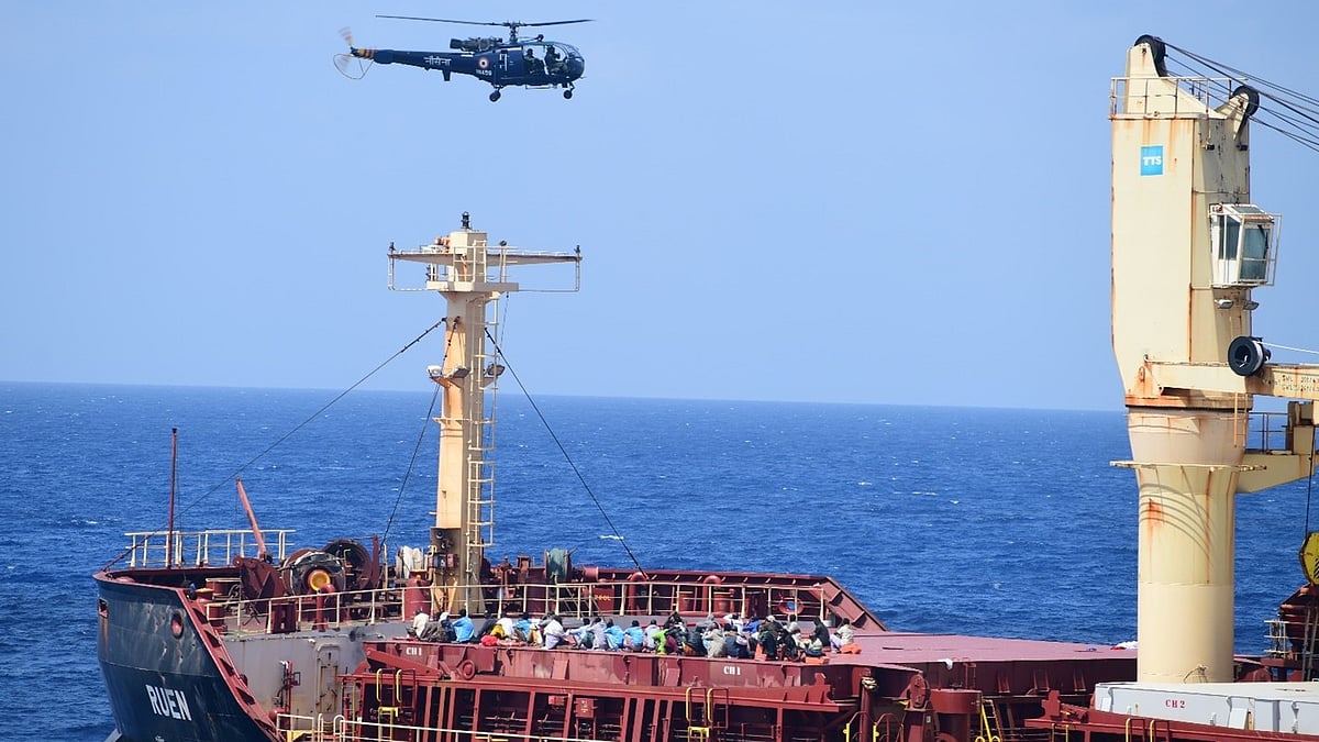 Somali pirates: ಬಂಧಿತ 35 ಸೊಮಾಲಿಯಾ ಕಡಲ್ಗಳ್ಳರನ್ನು ವಿಚಾರಣೆಗಾಗಿ ಭಾರತಕ್ಕೆ ಕರೆತಂದ ನೌಕಾಪಡೆ