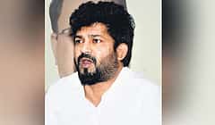 ಮೈಸೂರು-ಕೊಡಗು ಕ್ಷೇತ್ರ: ಹೊಸ ಅಭ್ಯರ್ಥಿಗೆ ಮಣೆ; ಆತಂಕ, ಅನಿಶ್ಚಿತತೆಗೆ ಕಾರಣವಾದ ಪ್ರತಾಪ್ ಸಿಂಹ ಮಾತು-ವರ್ತನೆ!