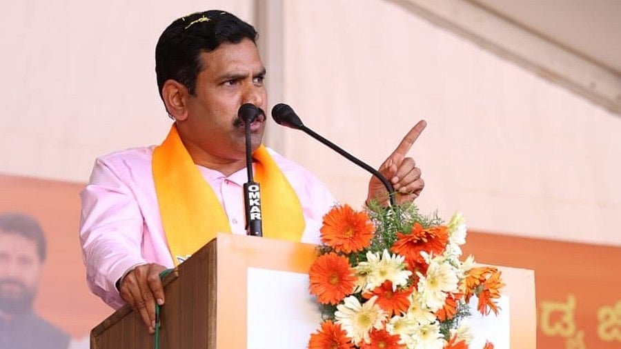 ಬಿವೈ ರಾಘವೇಂದ್ರ ವಿರುದ್ಧ ಸ್ಪರ್ಧೆ ಬೇಡ: ಈಶ್ವರಪ್ಪಗೆ ವಿಜಯೇಂದ್ರ ಮನವಿ
